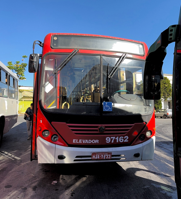 LOTE 06 - Ônibus Volks / Comil 2010 - PROCESSO 0010800-33.2015- 38ª BH