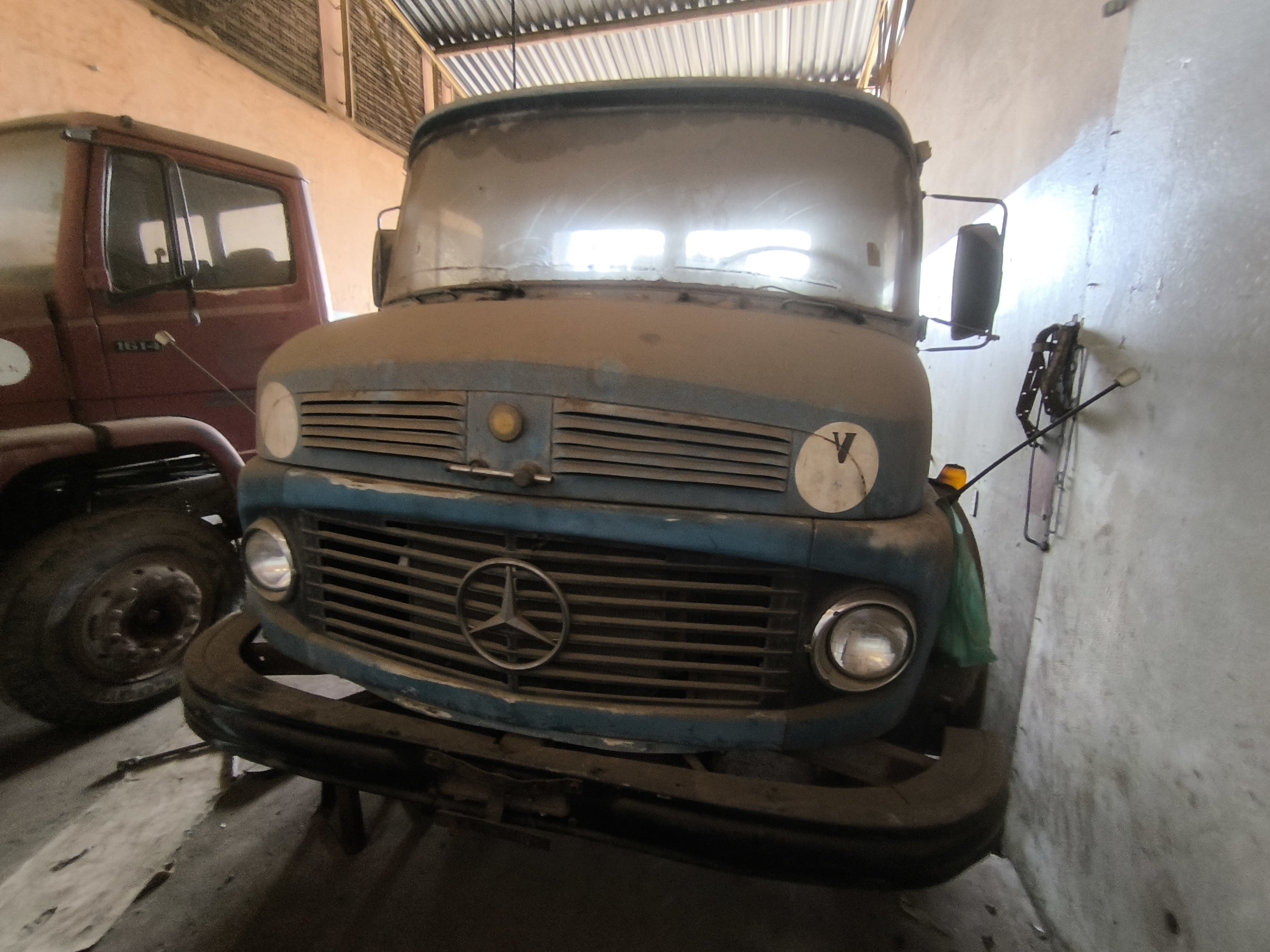 LOTE 25 -  Mercedes Benz - PROCESSO 0010503-18.2022- 1ª CONTAGEM