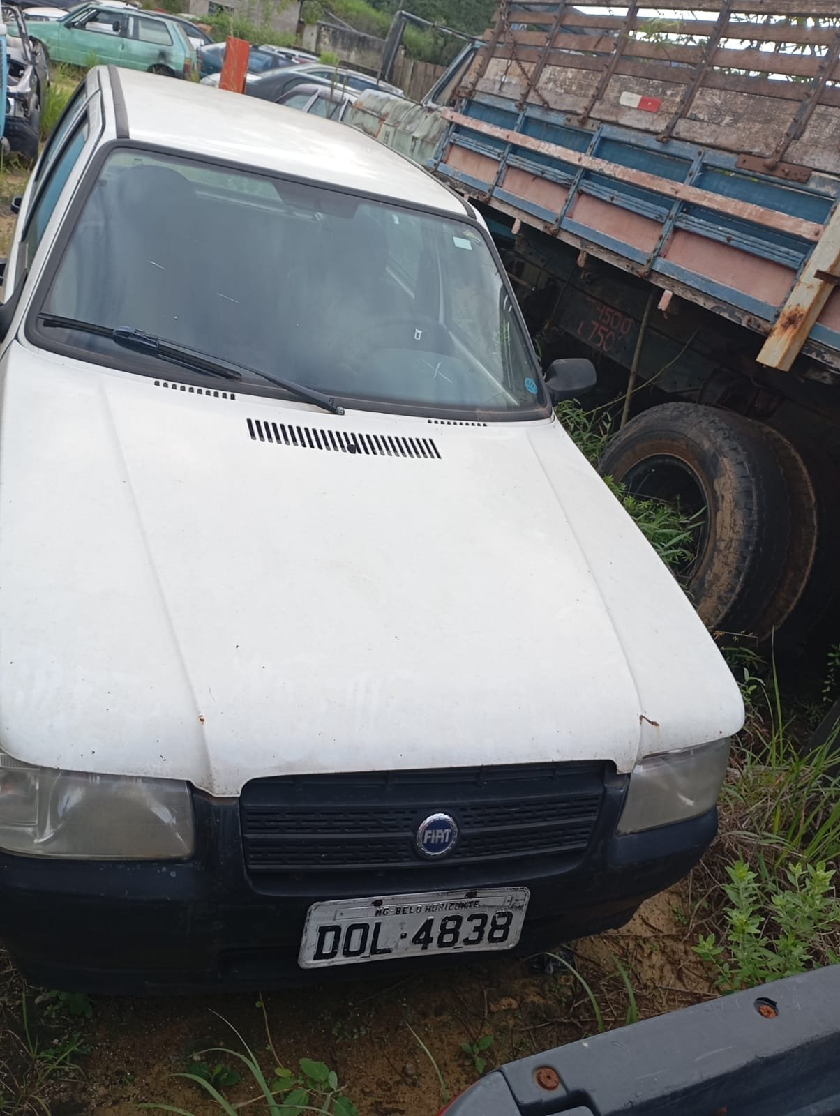 LOTE 01 - DOL4838, marca Fiat, modelo Uno Mille Fire, ano 2004/2005