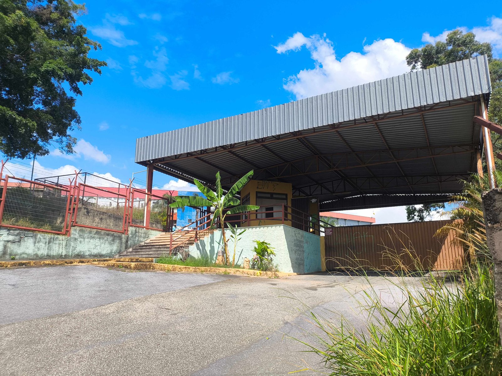 LOTE 19 - Área 23.611m² com Benfeitorias em Contagem - PROCESSO 0001819-55.2013- 18ª BH